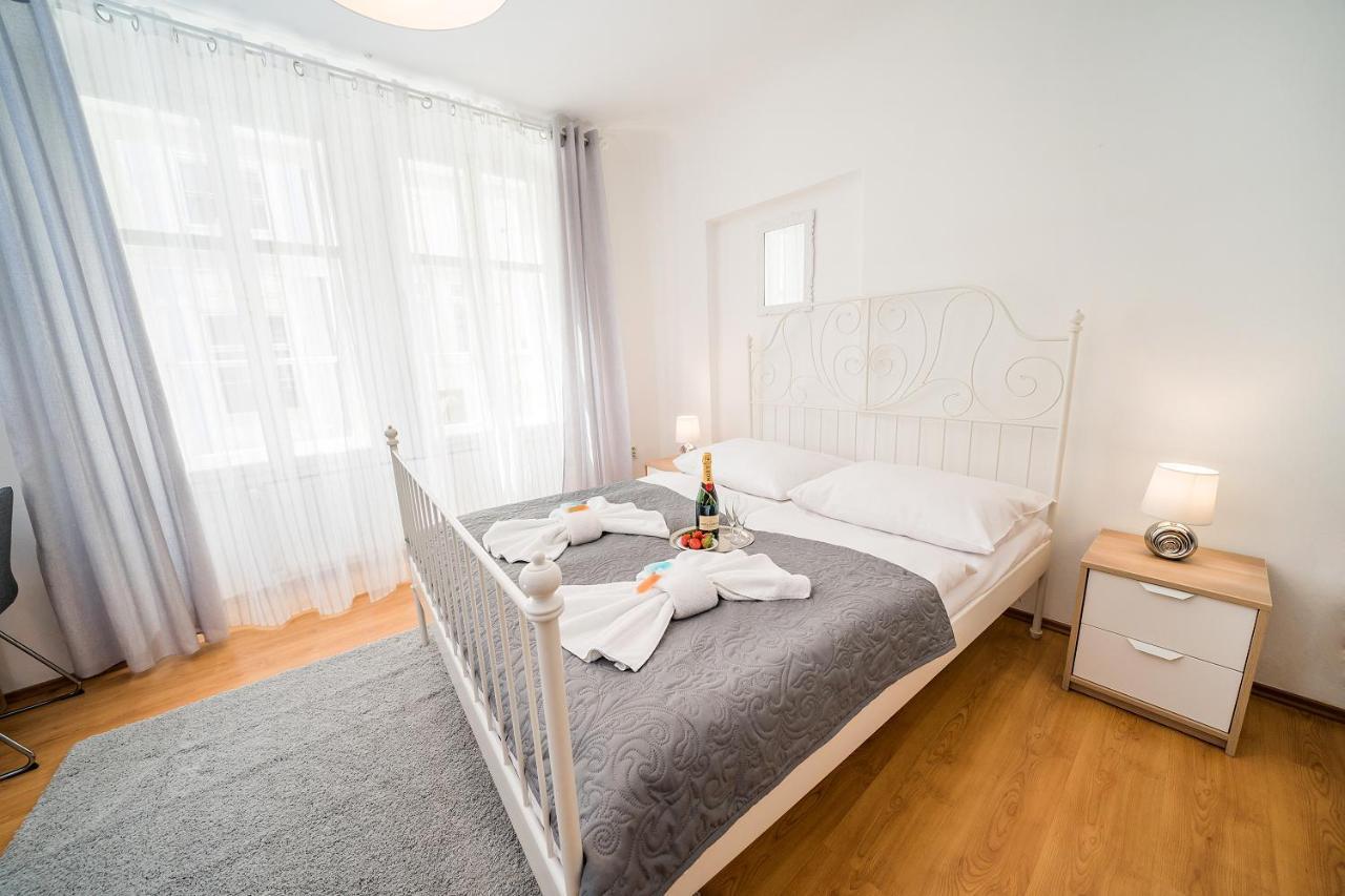 Apartments Pushkin Прага Экстерьер фото